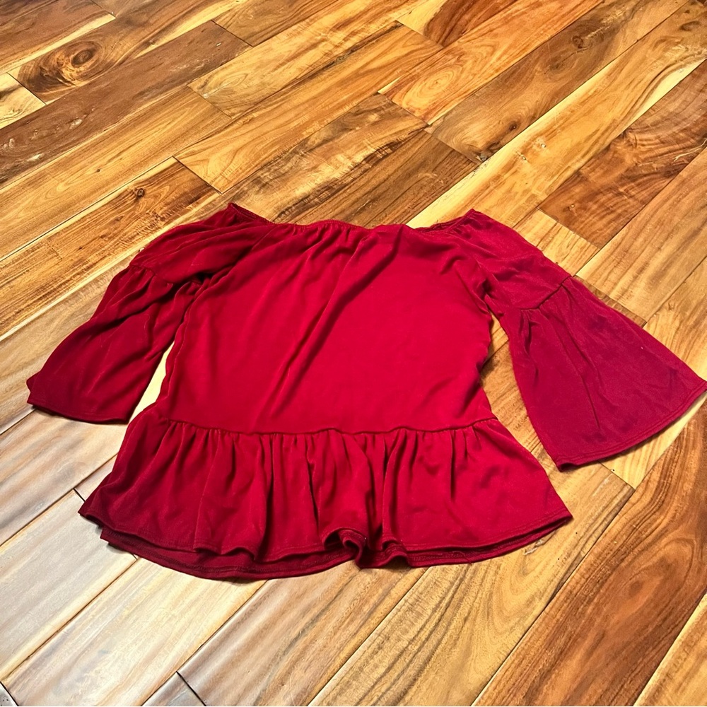 Women’s Arabella maroon peasant blouse. Size large